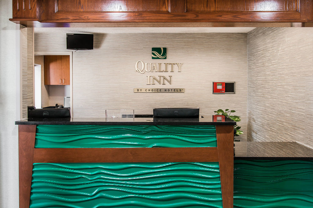 Quality Inn & Suites Warren - Detroit Exterior foto